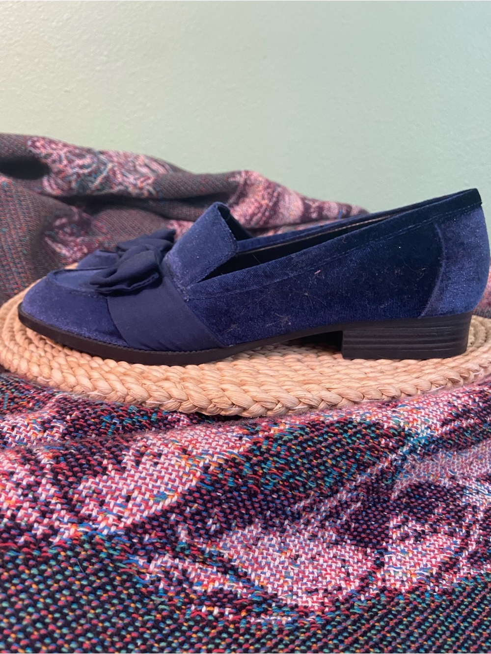 Women's 10 Vintage Bandolino Navy Velvet Bow Loafers